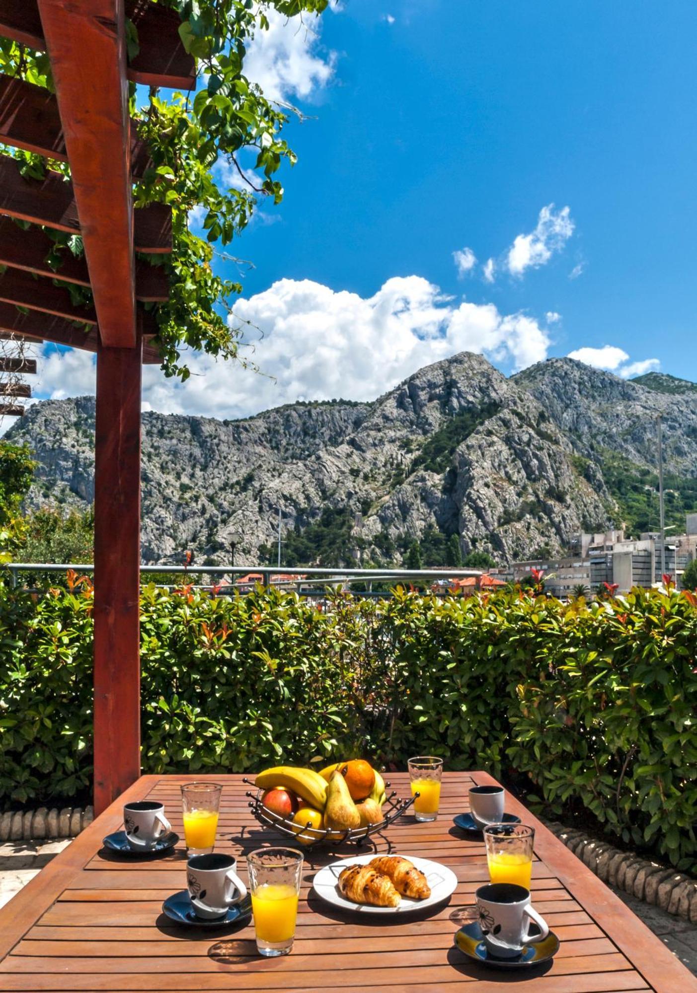 Apartment Lejo Omiš Esterno foto