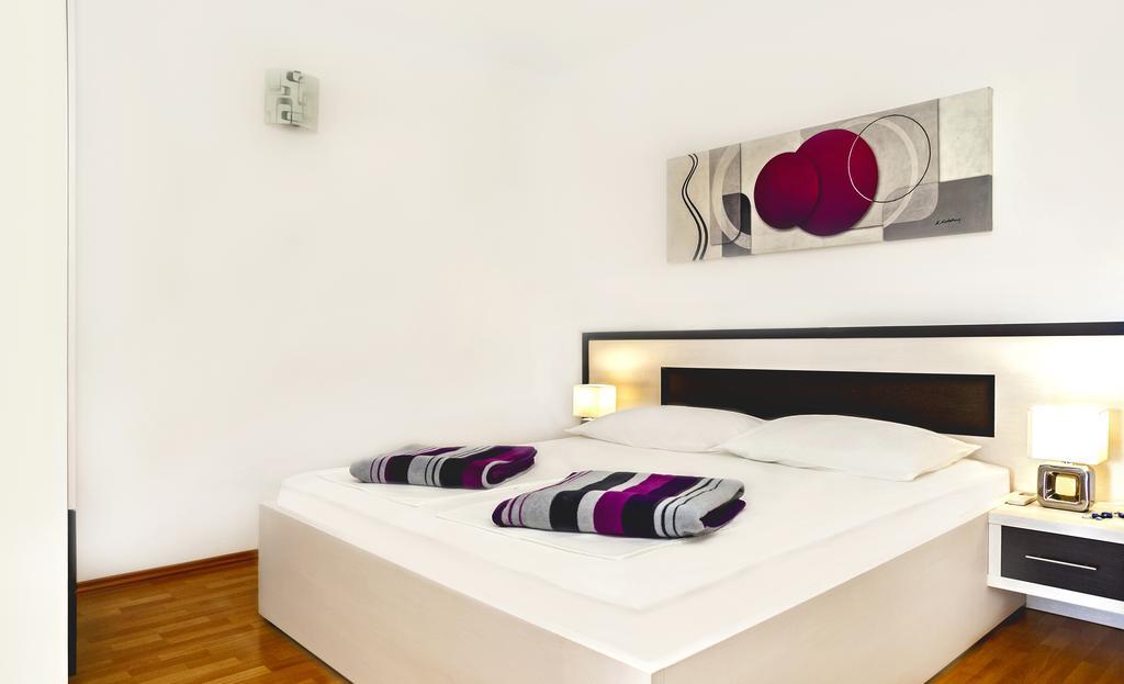 Apartment Lejo Omiš Esterno foto